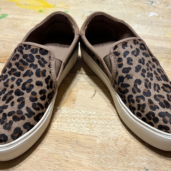 UGG size 8.5 women’s worn twice. - Picture 2 of 8